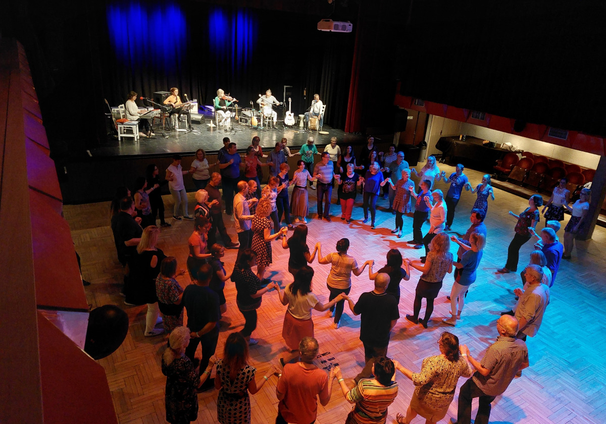 Sirtos görög táncház