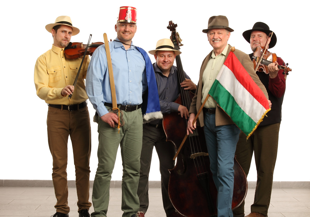 Jönnek a huszárok – Kolompos zenekar