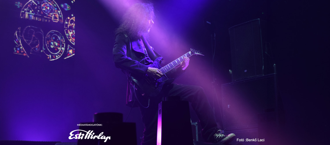 Stílusokon át Szekeres Tamással