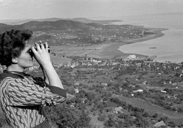 Beltéri aulakiállítás: Lipovits Károly fényképei